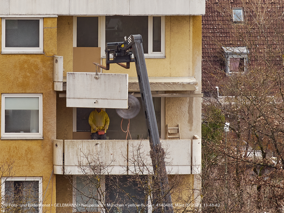 09.03.2023 - Fassadensanierung und Balkonentfernung am Karl-Marx-Ring 57c